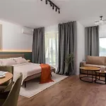 Hubix - Of Mara Apartment *